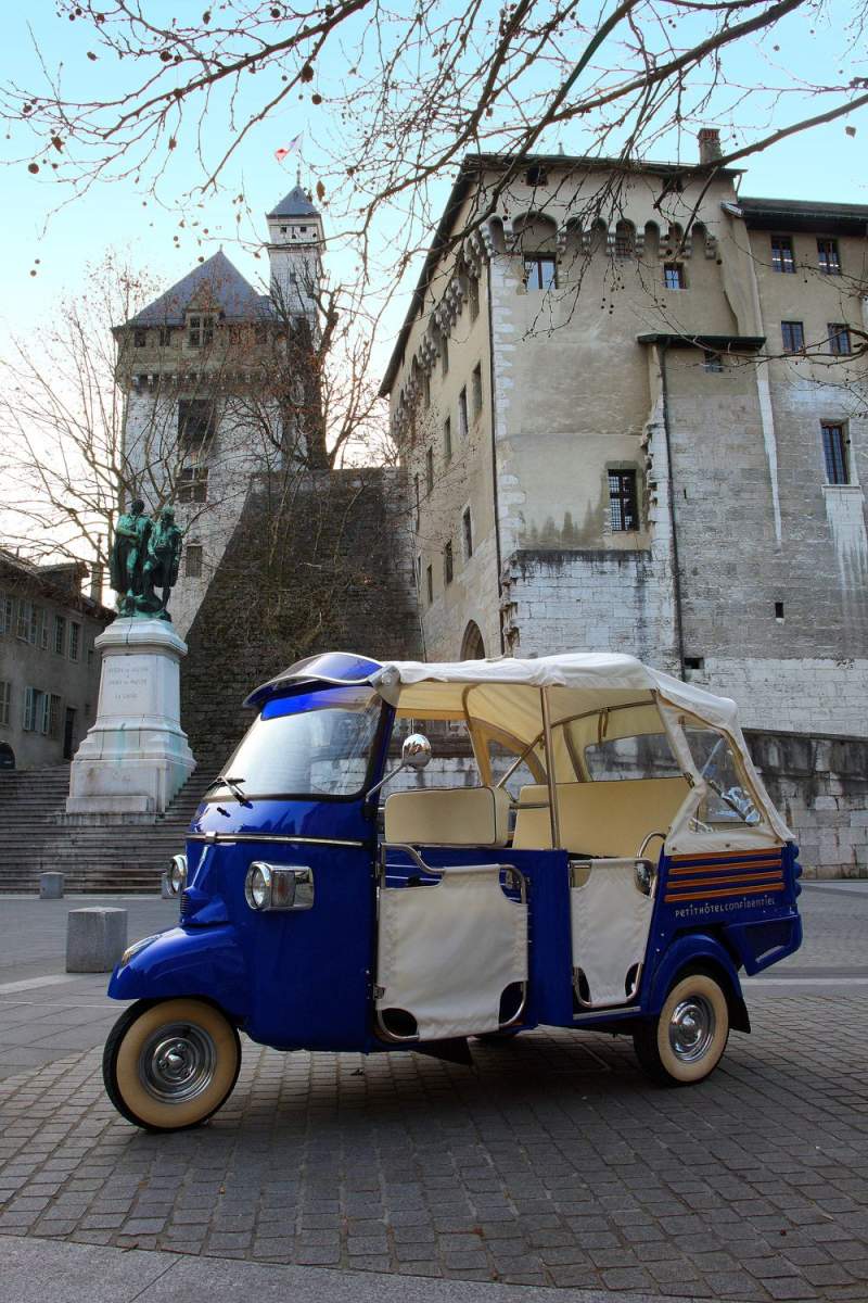 Petit Hôtel Confidentiel, Hôtel avec Parking et service de voiturier à Chambéry